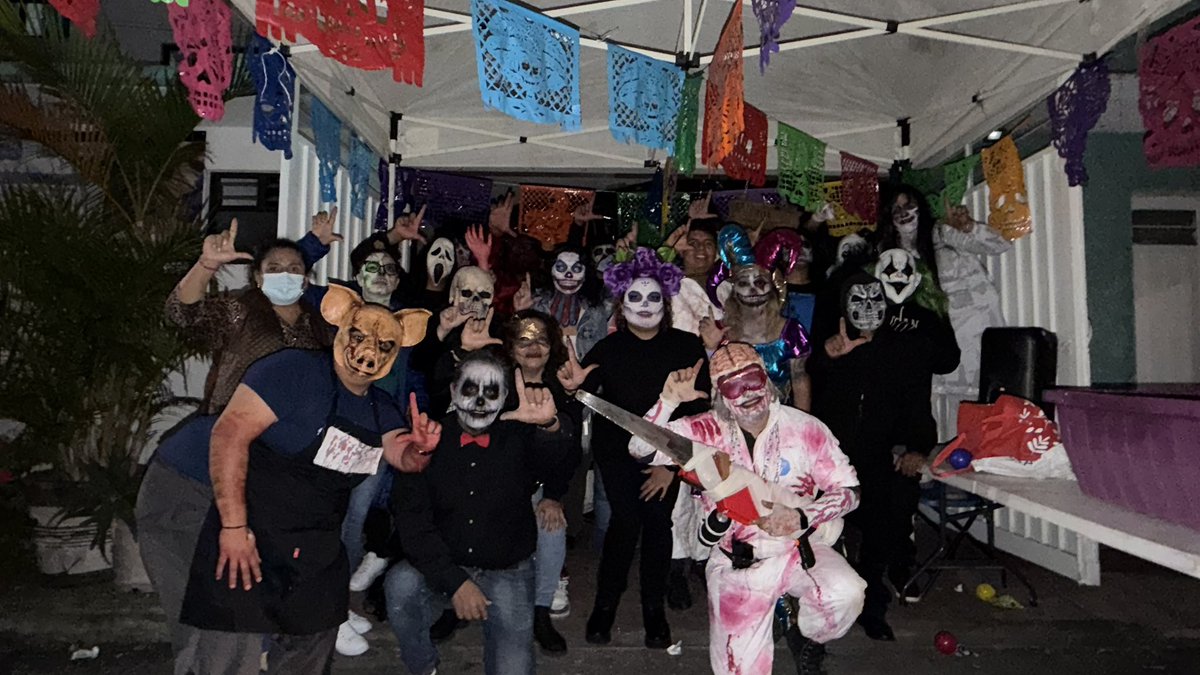 MayeliRuizO's tweet photo. ¡Un año más, la Casa del Terror de Reforma Social fue todo un éxito! 🎃
Gracias a todos los que vinieron a divertirse, gritar y reír con nosotros. 👻
¡La pasamos increíble! 💀🕸️
#CasaDelTerror #ReformaSocial #TradiciónQueSigue #GenteLindaMH https://t.co/eL9dGxfkqw
