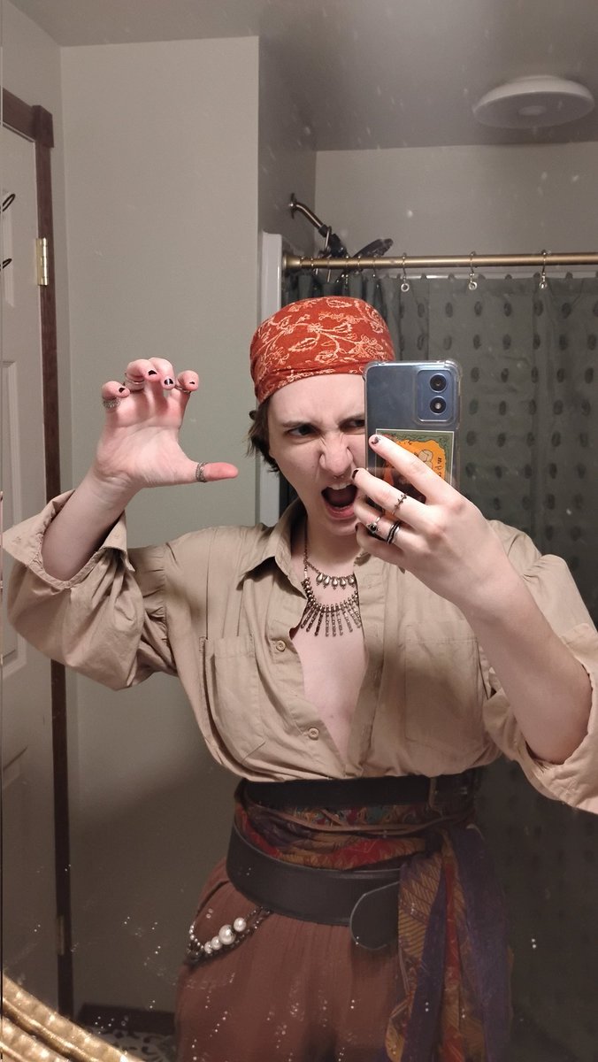 I was a pirate today. up to no good, fucking shit up even. arggghhhh