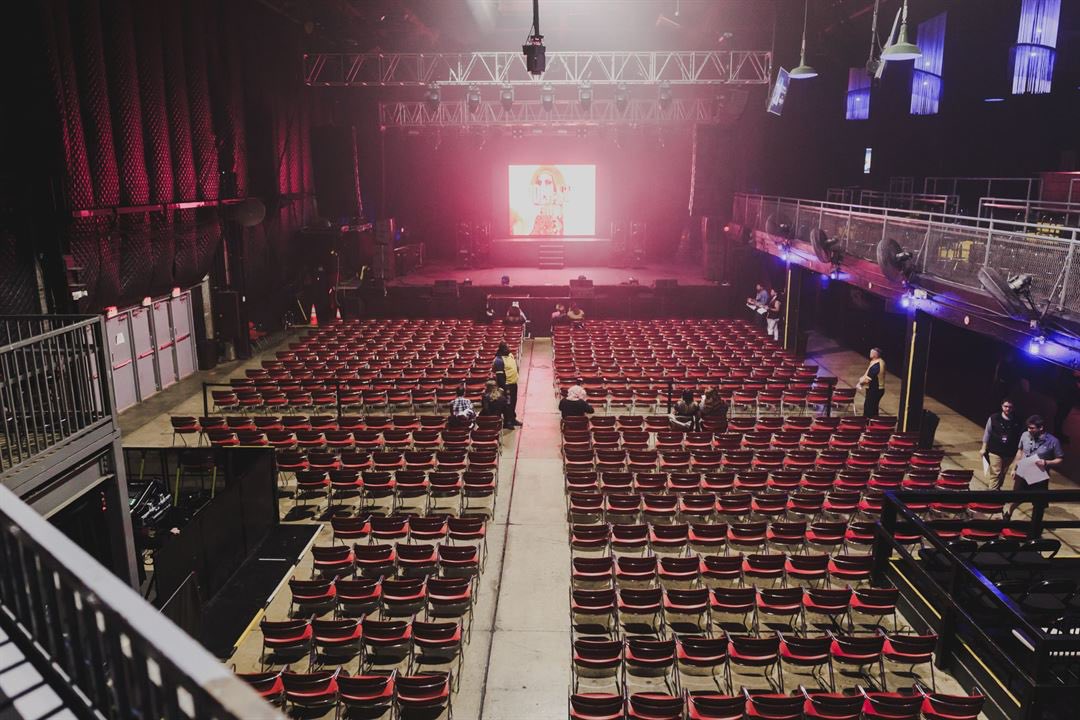 𝒑𝒐𝒑𝒐𝒏𝒈 on X