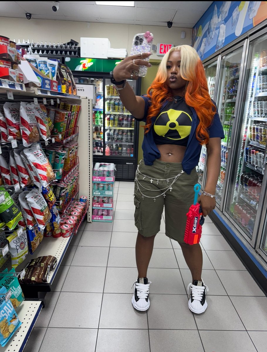 bambinokennnn's tweet image. Lab baddie #johnnytest 😈 🧪