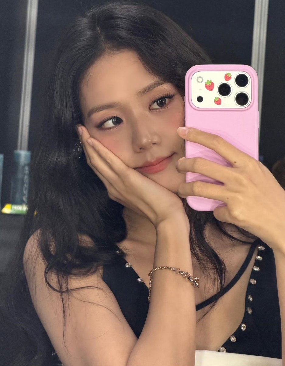 blckpinkpic's tweet photo. jisoo weibo update https://t.co/1k7VcVvhrW