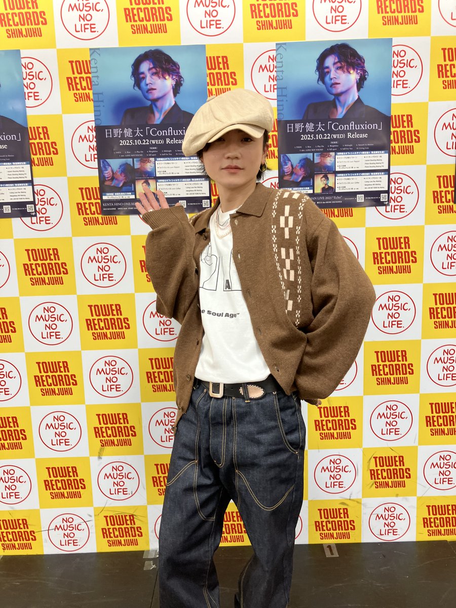 TOWER_Shinjuku's tweet photo. 【#タワレコ新宿イベント】
#日野健太 1st Album「Confluxion」発売記念イベント終了後にお写真頂きました👏👏
お写真2枚とも素敵で選べなかったので、2枚とも投稿させていただきます～！
最高のイベントありがとうございました！
また是非よろしくお願いします～！ https://t.co/9V4jT3LMmC