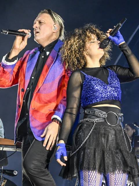 CaraMia200's tweet photo. #ArcadeFire’s couple Win &amp;Regine have announced end of their 22yr marriage.
They state the band will endure. 
#RocknRoll #Music #LoveGoesWrong https://t.co/jN52dzwJAP