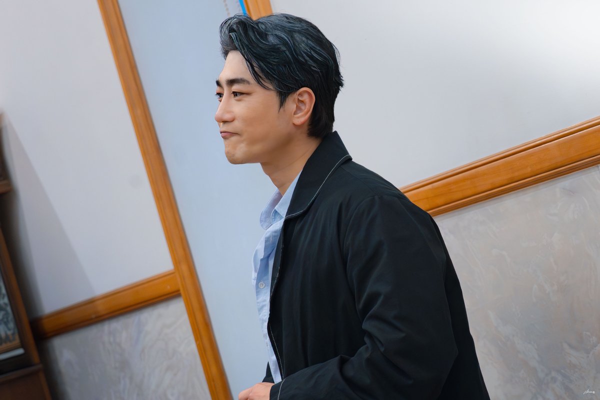 20251026 뮤지컬 쉐도우 퇴근길
#박민성 배우님

😗