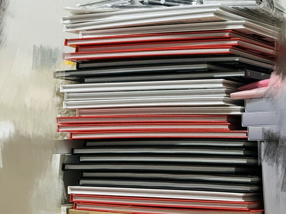 노장르에 이어 다시 돌아온 앨범 나눔…
이번에도 📦반택비만 내고 디액션 개봉 앨범 가져가실 분 구해요… 언제든 환영 (ᐡ o̴̶̷̥᷄  ̫ o̴̶̷̥᷅ ᐡ)..