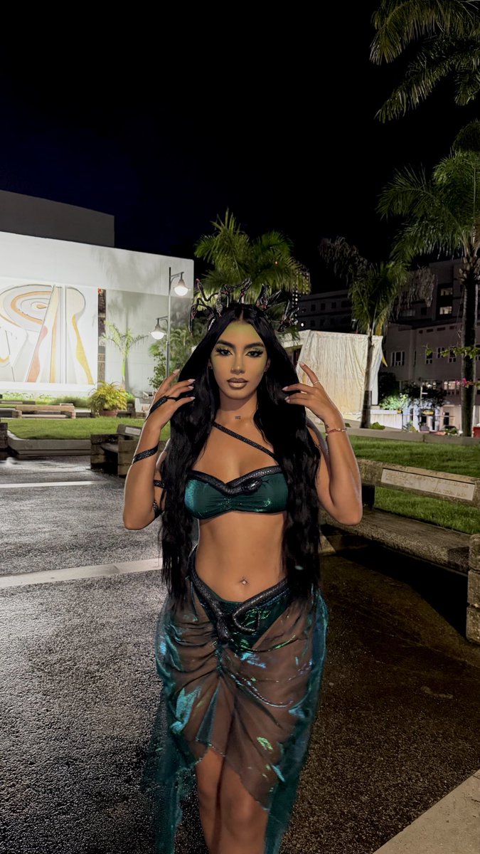 kkkiki_____'s tweet photo. si me miras mucho te convierto en mi fan🗿🐍
#medusa https://t.co/UmxUYQID8Z