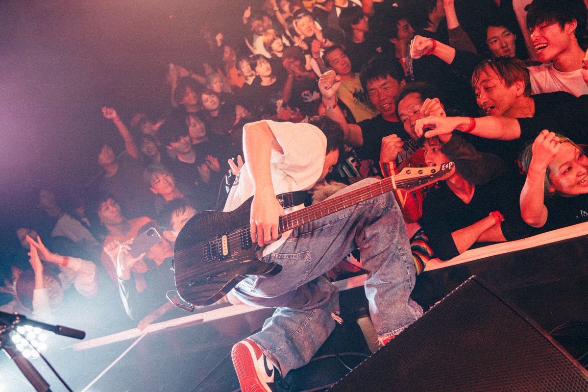 GORILLA HALL OSAKA Pre.
🎡GORILLAND🎡 〜無料開園〜

at GORILLA HALL OSAKA

Thank you!!

早い時間から集まってくれてありがとう🔥

沢山のお客さんと一緒に破天荒なライブを作れて最高だったぜ！！

今日1日最後まで楽しもうな！👍