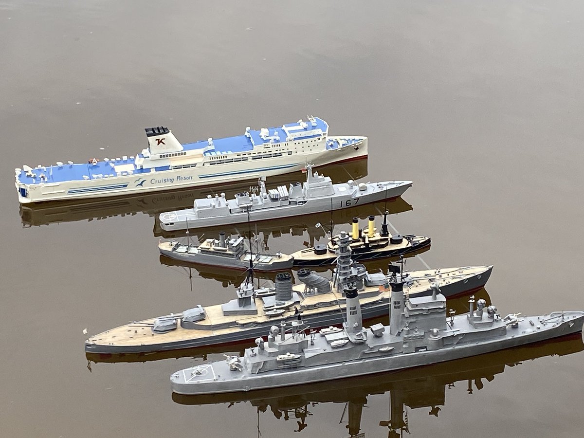 金属製艦船モデル 約60cm　外国艦？ 金属製艦船モデル 約60cm 外国艦？