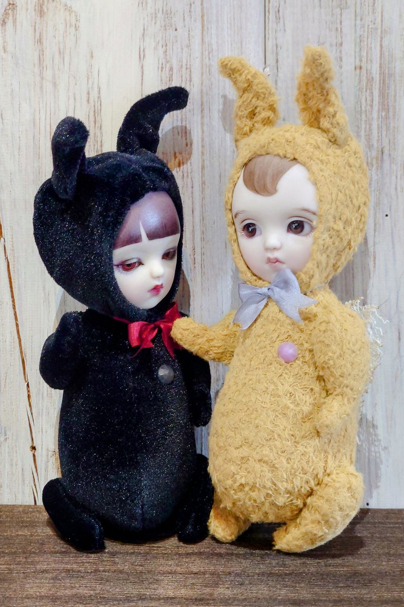 ちびムイ(黄)「何や、お家決まってへんのか？」
ちびムイ(黒)「うん。うち。連れてってや」
ちびムイ(黄)「分かったワ。おっちゃん、この子の身代金はろてんか！」
私「おい、おい」
ちびムイ「おっちゃん、金持ちなんやろ？w」
私「・・・」