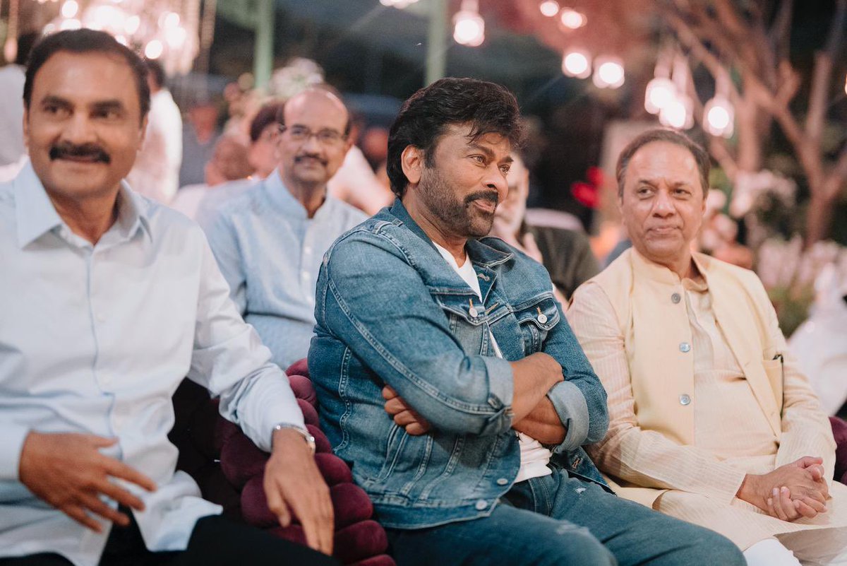 Filmy_Time's tweet image. Megastar @KChiruTweets graced the engagement of @AlluSirish &amp;amp; #Nayanika 
Straight from his film shoot, he made time to bless the lovely couple. ✨