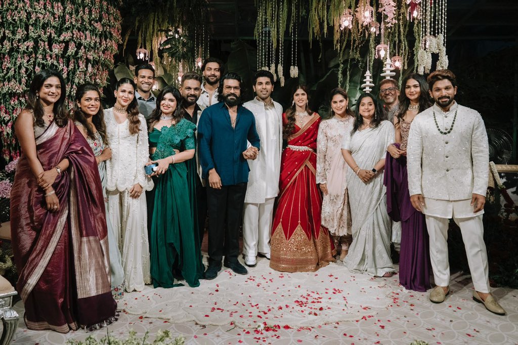 Filmy_Time's tweet image. Global Star @AlwaysRamCharan and @upasanakonidela were present at @AlluSirish &amp;amp; #Nayanika’s engagement ceremony, extending their heartfelt wishes and blessings.