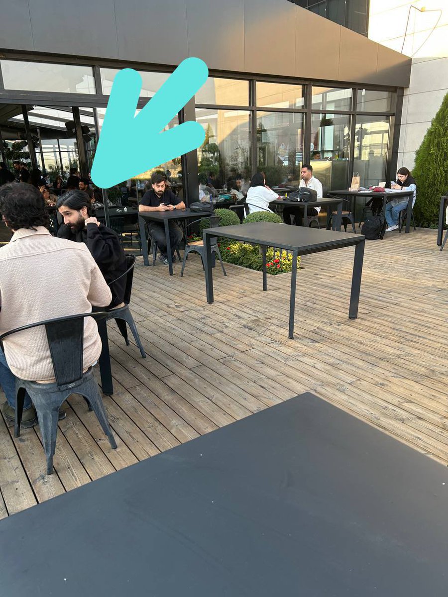 theshaniaaa's tweet image. آقایی فععععک نکنم و دیدم دیروز😂