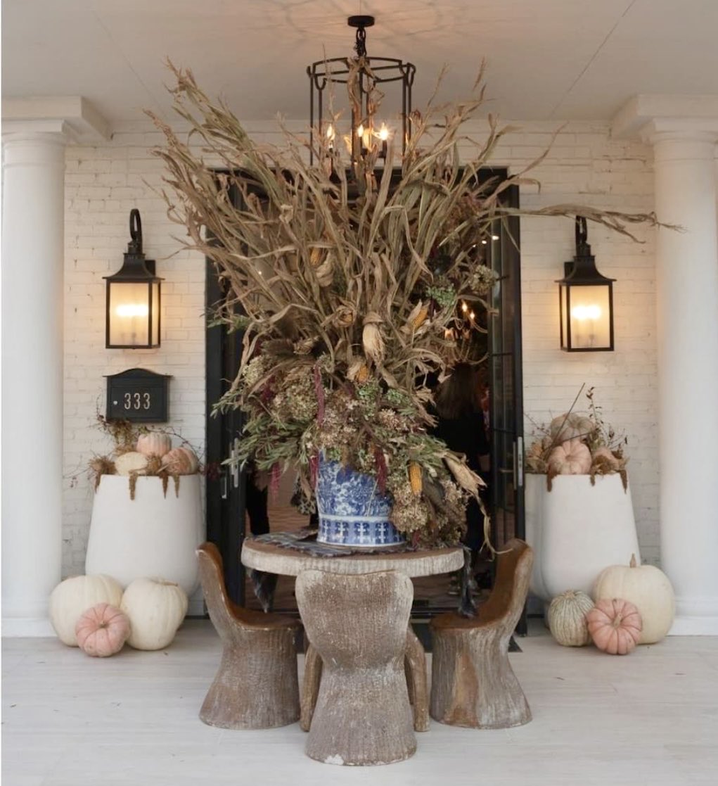 ShahiDesignGrp's tweet photo. Happy Halloween 🎃 👻🍁 

#halloween #holiday #fall #trickortreating #shahidesigngroup https://t.co/RHisNltdPk