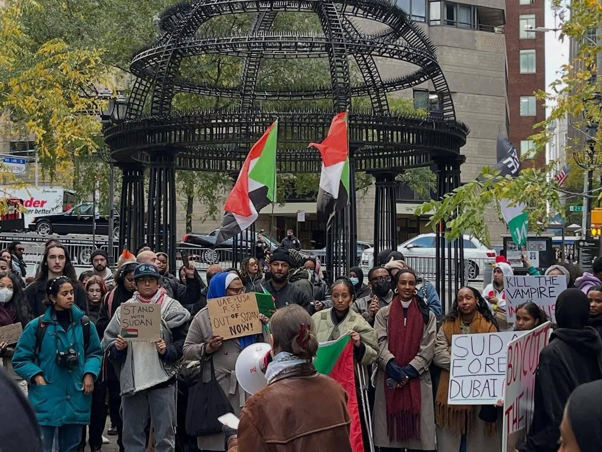 نيويورك سيتي - مظاهرة حاشدة للسودانيين بأمريكا.
#UAE_is_exterminating_the_Sudanese_people 
#الدعم_السريع_منظمة_ارهابية 
#UAE_Funds_RSF