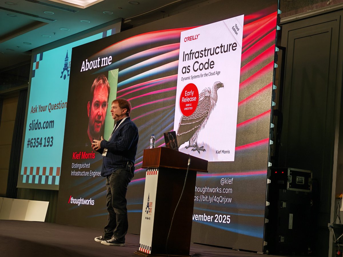 DeryaDorian's tweet image. Kief is rocking the stage 🔥🎤 #devopsdaysist25