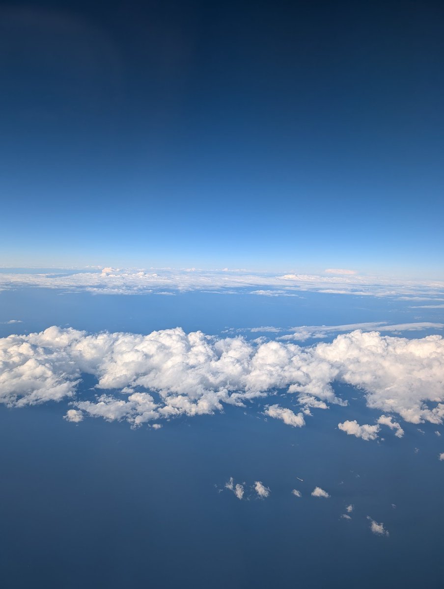 ✈️