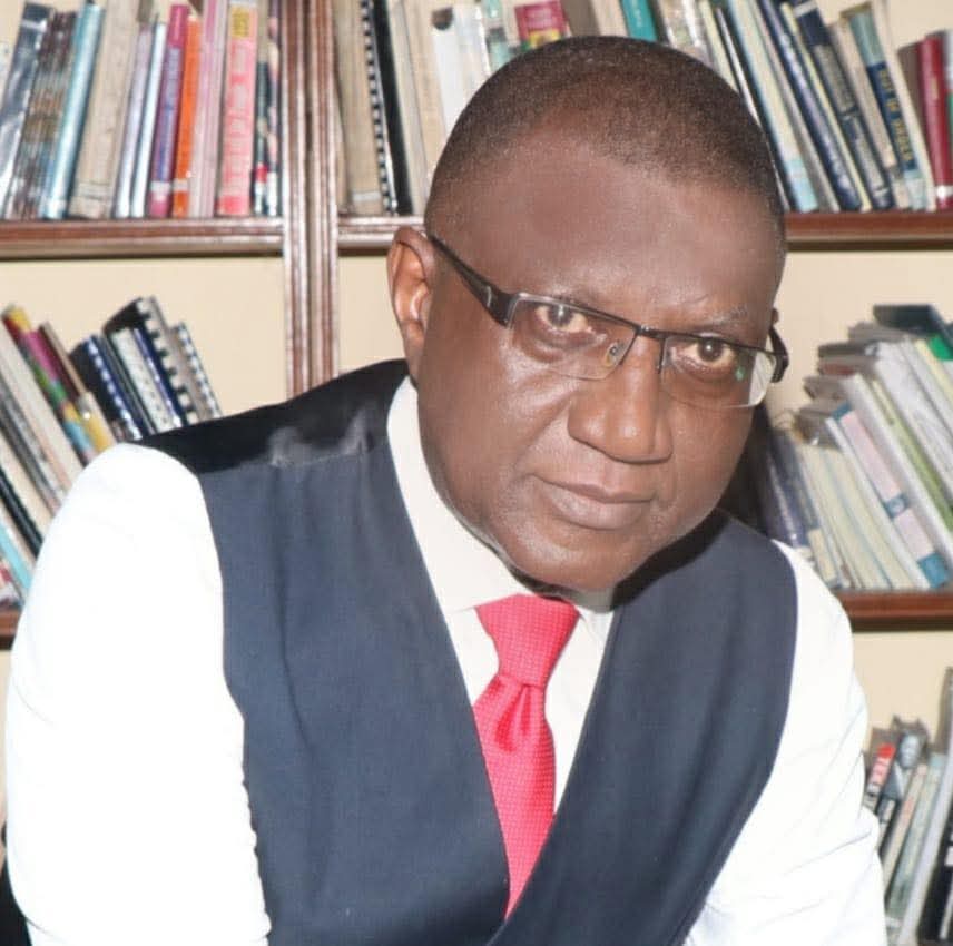 FloreMboussi's tweet image. Ceux qui ne se sentent pas concernés par le changement peuvent continuer leur chemin.
Mais qu’ils ne tentent pas de décourager celles et ceux qui se battent pour la justice, la dignité et la liberté.

#FreeCameroon