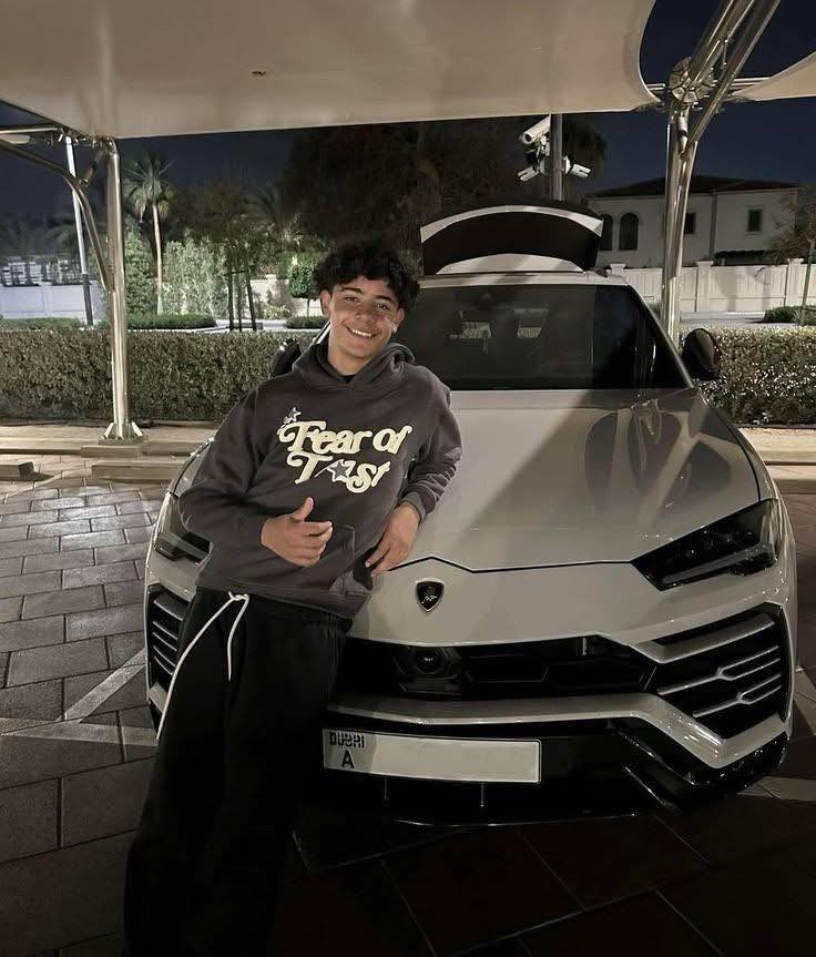 Footballtweet's tweet photo. 🚨🇵🇹 Cristiano Ronaldo Jr received a brand-new Lamborghini Urus as his first car ✨🤯

Imagine being 15-years old and that is your first car. 😎 https://t.co/1BzIm34W9c