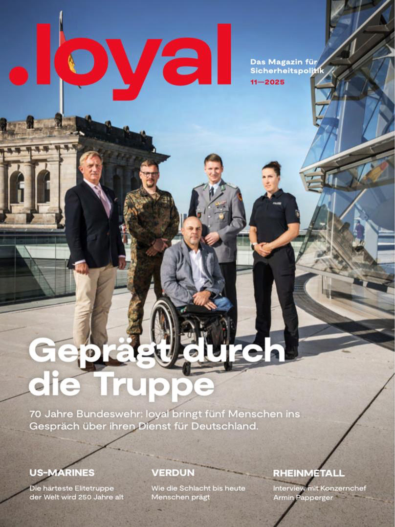 👉loyal erscheint jetzt im neuen Gewand. Bessere Optik, lesbarere Schriften, konzeptionelle Weiterentwicklungen. 

👉Die SZ nannte uns das „Magazin der Stunde“. Dem wollen wir gerecht bleiben - durch hochwertige Inhalte zur Sicherheitspolitik und ein zeitgemäßes Layout.