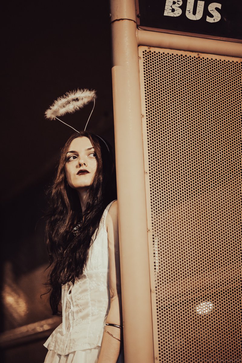 MohlerPhoto's tweet photo. Halloween Angel Bus stop https://t.co/f1zT0uXWBr