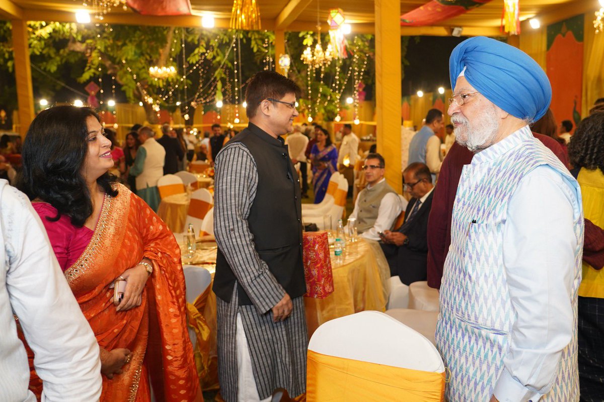 A glimpse of Deepawali Dinner hosted by the very inspiring power duo Hon’ble Shri <a href="/HardeepSPuri/">Hardeep Singh Puri</a> Ji &amp; Smt <a href="/lakshmiunwomen/">Lakshmi M Puri</a> Ji held at their official residence last month !!! Truly a honour to join with <a href="/BhavnaTIF/">Bhavna Dabhade</a> &amp; meet &amp; greet the who’s who in Delhi 🙏