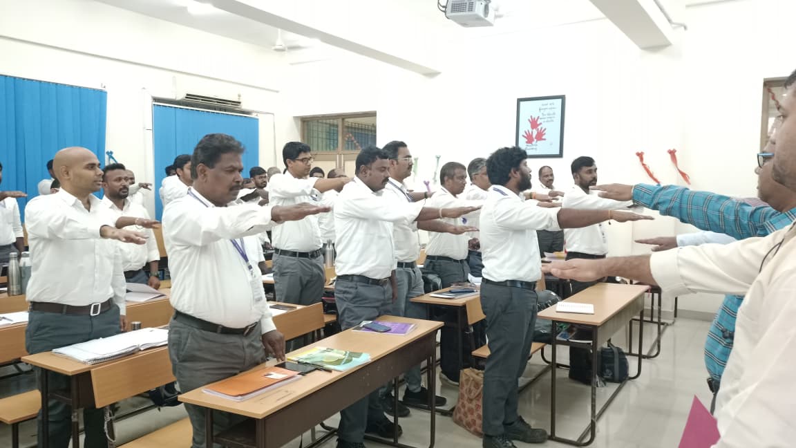 DGFASLI1's tweet photo. As part of Vigilance Awareness Week 2025, the Integrity Pledge was administered at RLI Chennai on 27.10.2025. Officers, staff & DIS students participated, reaffirming their commitment to integrity & transparency at work.
#VigilanceAwarenessWeek #IntegrityPledge #RLIChennai https://t.co/LueYkMIvaE