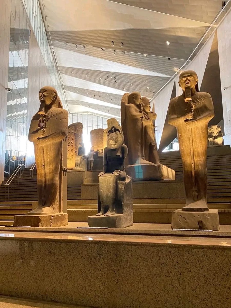 العالم يحتفي اليوم بافتتاح صرح عربي وحضاري كبير #المتحف_المصري_الكبير أضخم متحف أثري في العالم.. تتويجٌ لحضارة خالدة تمتد لآلاف السنين، ورسالة ثقافية متجددة من أرض #الفراعنة إلى العالم.

أيقونة تليق بتاريخ مصر 🇪🇬