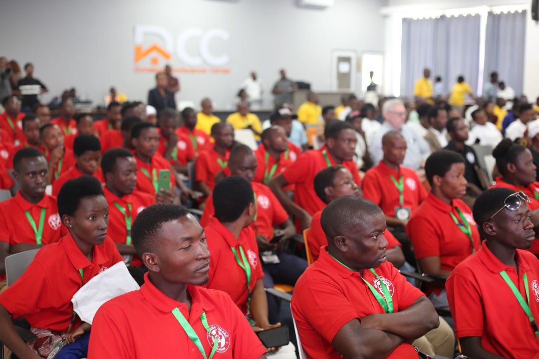 iwacuinfo's tweet image. Dianne Iteriteka, gagnante en menuiserie, native de la province de #Burunga a, exprimé sa fierté :
« Merci au ministère de l’Éducation d’avoir promu l’enseignement professionnel. J’encourage les #jeunes à apprendre un métier, c’est une solution contre le chômage. Je demande à