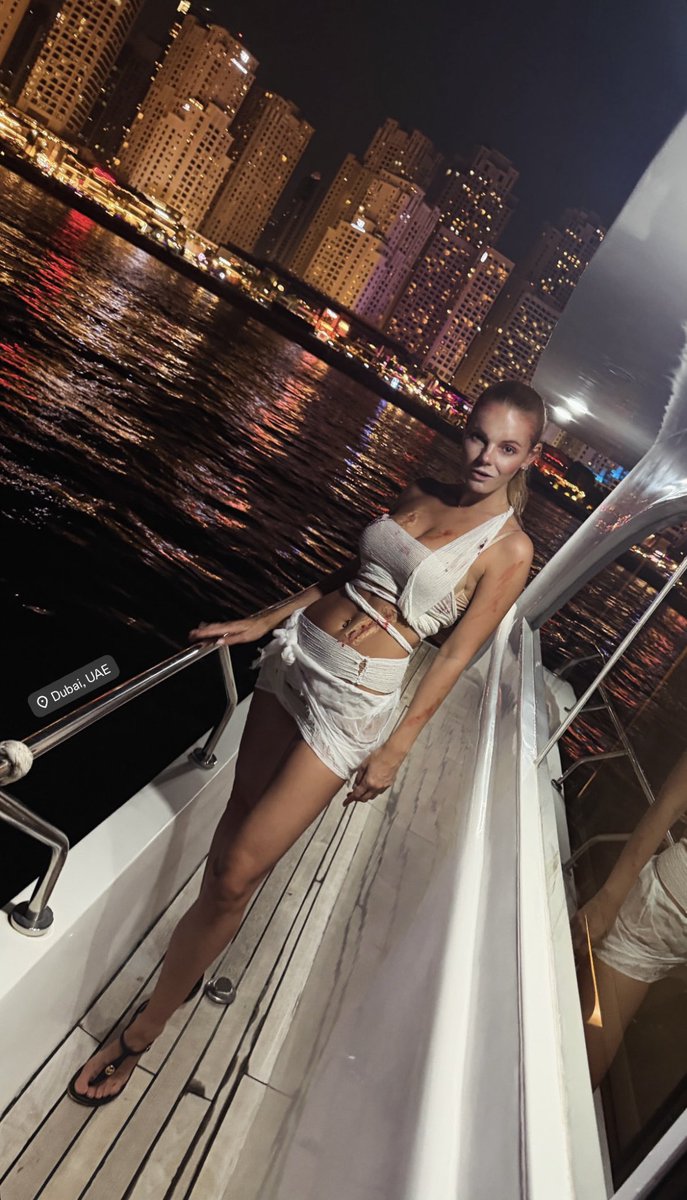 czechkate tweet media