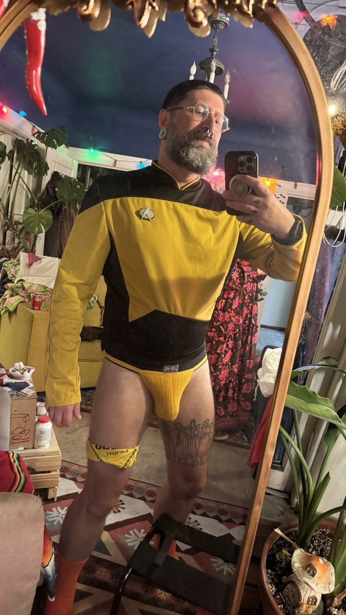 loadingz0ne's tweet photo. Decided to be piss kink engineering officer https://t.co/1hYwmWGQSy