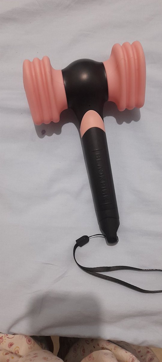 behappyMuts tweet media