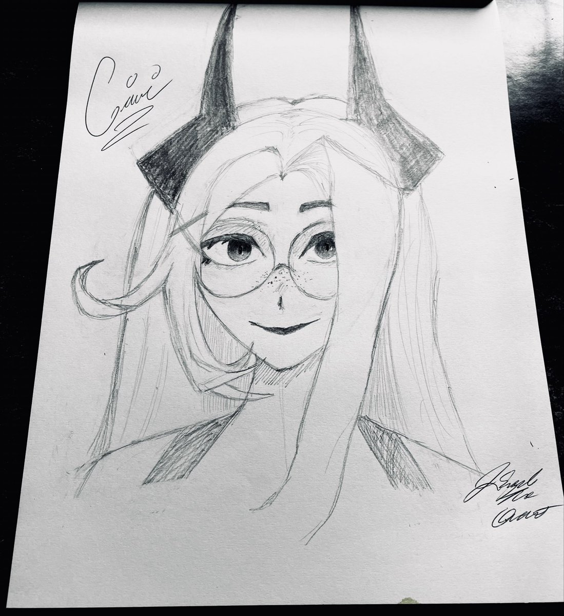 Today’s Sketches:

<a href="/artemisvtuber/">artemis of the blue 🦈 vtuber</a> &amp; <a href="/Giwi_/">Giwi🪱🦷</a> 

I really wanted to focus on trying to stay consistent with my art style and completing sketches even faster😎✨ 

This was fun!!! Can’t wait to see where this art journey takes me✨

#Giwiart #ArtOfTheBlue