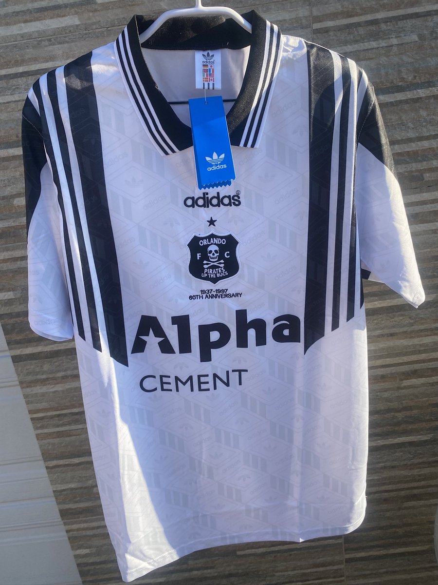 𝗖𝗢𝗠𝗣𝗘𝗧𝗜𝗧𝗜𝗢𝗡 𝗧𝗜𝗠𝗘:‼️‼️
Win yourself a Orlando Pirates 1997 retro.

1) Predict the correct score between Mamelodi Sundowns👆 vs Orlando Pirates ☠️

2) Follow <a href="/SbuMasang/">SBUSISO</a>
3) Like and repost.