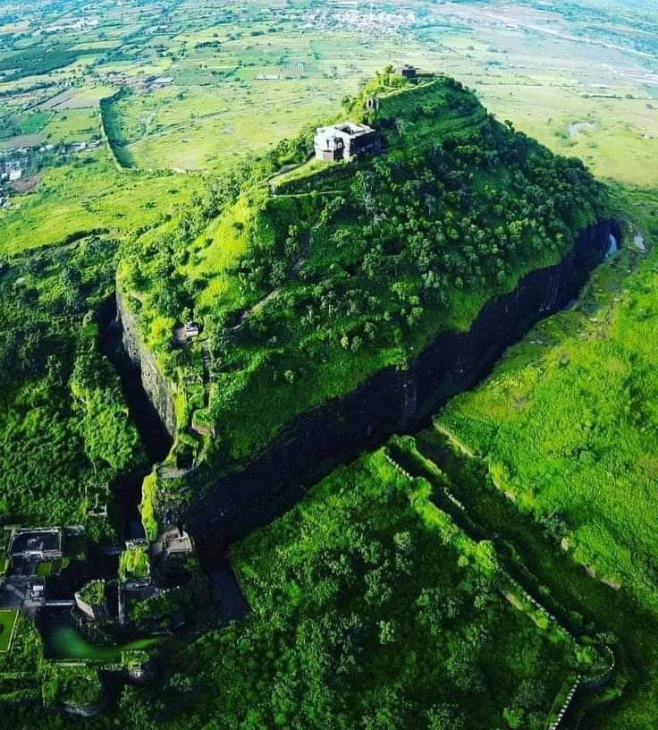 ujwal_0077's tweet image. 4. Bhadra Maruti Temple – One of only three temples in India where Lord Hanuman is seen in Bhav Samadhi (sleeping posture).

5. Devgiri Fort – One of India’s strongest hill forts with moats, tunnels &amp;amp; giant gates.

6. Pitalkhora Caves – Ancient  caves from 3rd century BCE.