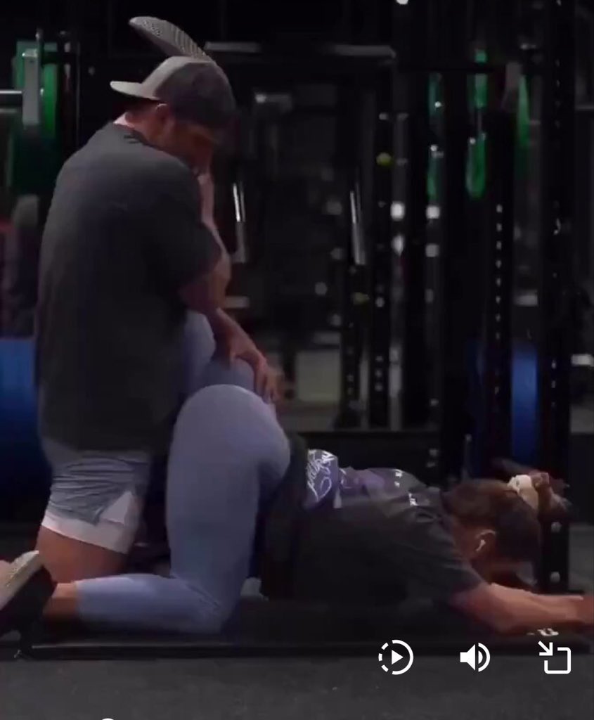 EasternerThe's tweet image. Gym instructors to:

Men.                                                         Women.