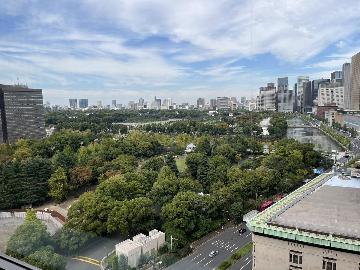 八雲立つを立ち上げた頃の担当さんが社長になられたので、久々に会おうとの事で上京してきました。
上京自体も久々で友人とアフタヌーンティーしたり、白泉社行ったり、麻布台ヒルズでご飯したりと盛り沢山で楽しかったです^_^