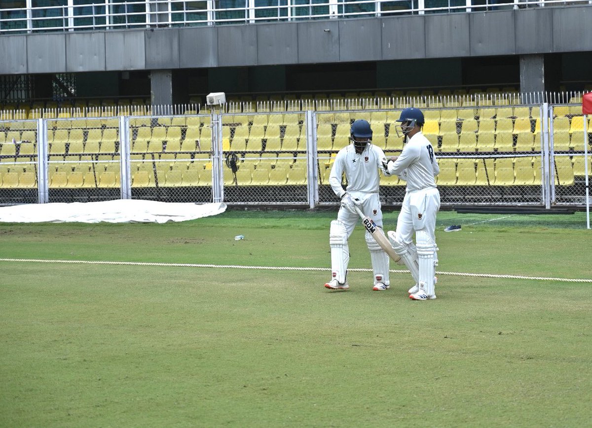 assamcric's tweet image. #MatchUpdate – Ranji Trophy
 🏟️ ACA Stadium, Guwahati
🏏 Assam vs Railways

Toss: Assam won the toss and opted to field first.

Railways: 39/0 in 8.5 overs (S.A. Ahuja – 18* off 30 balls, Vivek Singh – 9* off 25 balls)

Assam: Yet to Bat
A few glimpses from the ongoing match…