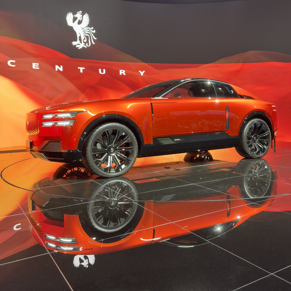Stealing the spotlight at #JapanMobilityShow: CENTURY's grand debut! Toyota's pinnacle of luxury since the 60s is now a standalone ultra-luxury brand unveiling a jaw-dropping Coupe-SUV concept with electrified power, Nishijin-ori seats, and pure Japanese soul. #JMS2025 🇯🇵 🚗💨