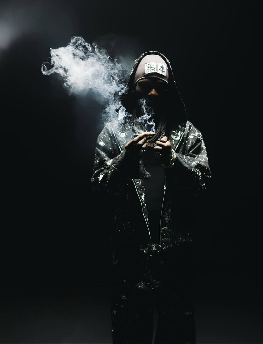 ChetaDGreat's tweet image. Seyi Vibez looking too clean in these new shots 📸🔥
#Jarvis #MrPresident