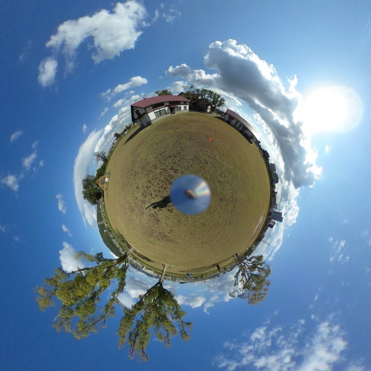 お散歩がてら安満遺跡公園へ。
何年かぶりに360°カメラ持って撮ってみた。