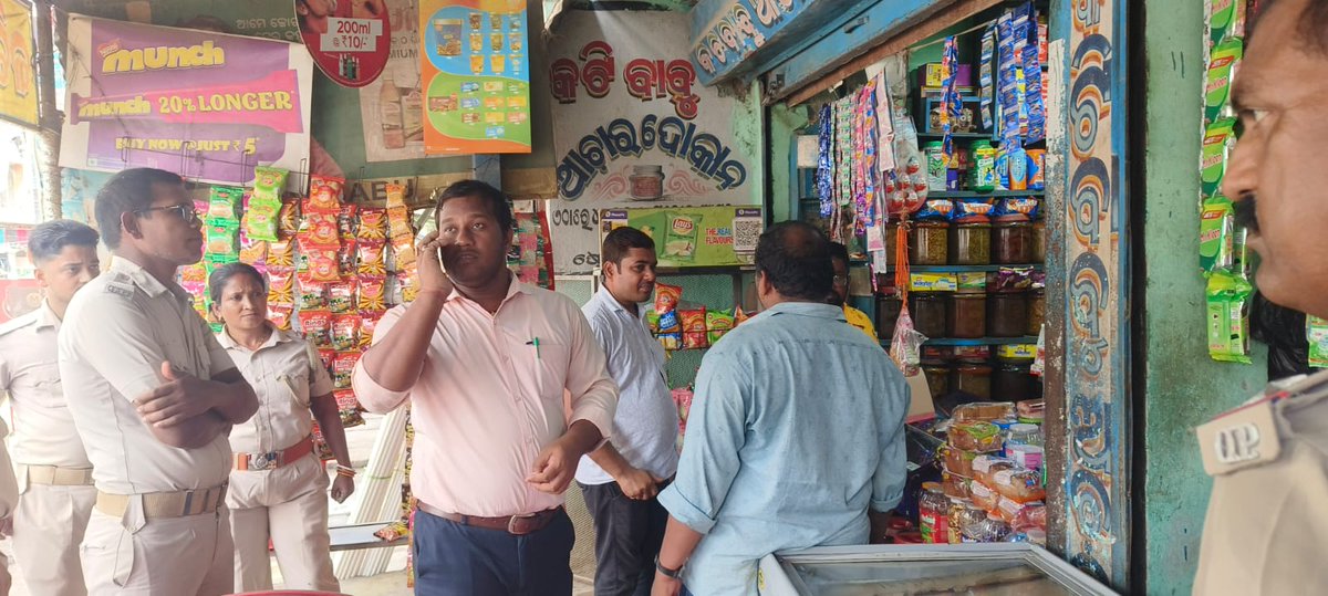 OdishaNcd's tweet image. Strengthening COTPA-2003 enforcement around educational institutions in Kendrapara &amp;amp; Balasore under TFYC 3.0. Violators penalized to protect youth from tobacco exposure. Together for a tobacco-free tomorrow!
#TFYC3 #NoTobaccoZone #enforcementdrive #Kendrapada #balasore