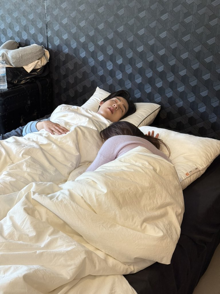 tedkriss's tweet image. และอีก 2 คนที่จะไม่พูดถึงเลยก็คงไม่ได้ ลูกน้ำ และ เฮง เห็นกันมาตั้งแต่แอบหลงรัก น้องสองคนโคตรเก่ง น่ารัก โคตรจะนักสู้ โคตรจะเก่ง ภูมิใจในตัวแก 2 คนมากๆนะ ถึงจะไม่ค่อยได้อยู่ด้วยแต่รักทั้ง2น๊า 

@hengpnp @namorntaraaa 

FAYMAY TOGETHER 4EVER
#รักปากแข็งตอนจบ