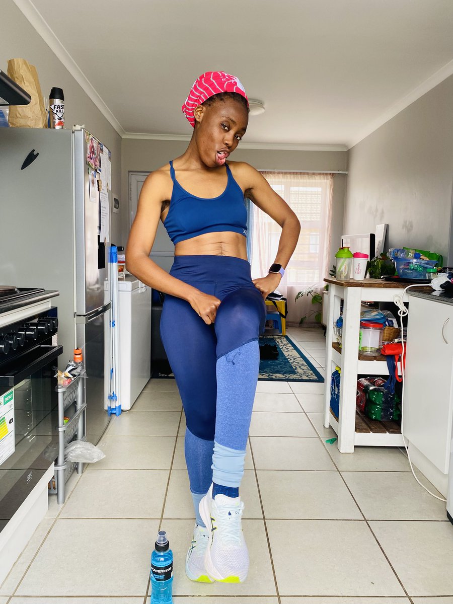 mhlangatpn's tweet photo. Blue for #DiabetesAwarenessMonth 

For every physical activity I do in November, I will wear the colour blue in support of #DiabetesAwareness
We can do this, beat #Diabetes 

#TheRunningDietitian #DietitianInSports #SportsDietitian  #DietitiansView #IAmADietitian #FetchYourBody https://t.co/bypmK4iF1L