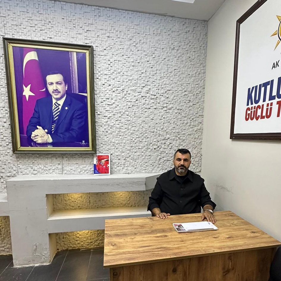 AkPartiSeyhan's tweet photo. Çayımız Hazır, Kapımız Açık.
Seyhan İlçe Başkanlığımızda bugünkü nöbetimizi Yerel Yönetimler Başkanımız Salih Bülgen üstlenmektedir.
Seyhan’ımız için her vakitte çalışmak, milletimizin yanında olmak en büyük görevimizdir.
#Seyhan https://t.co/5FKdKq9ktu