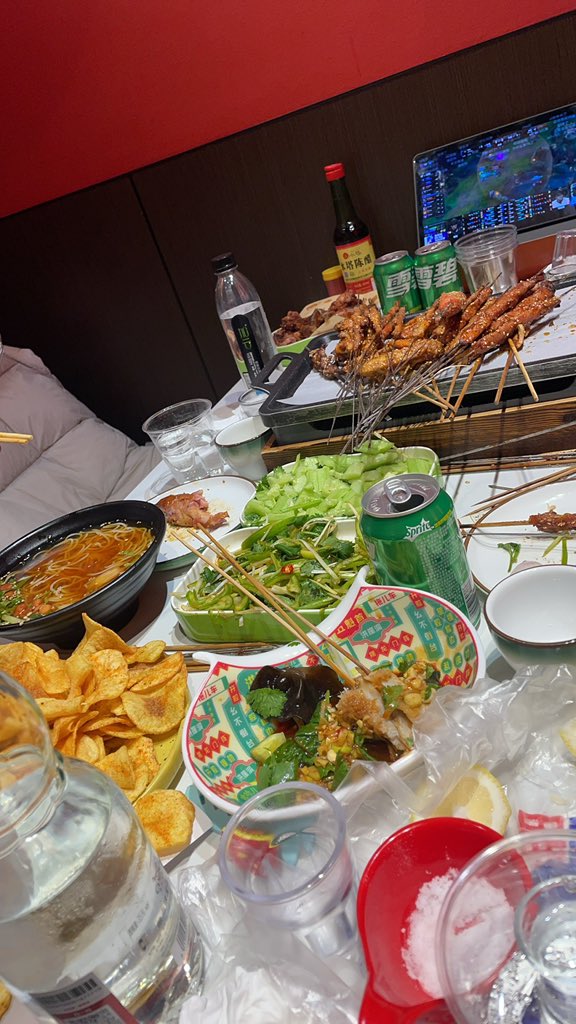 xusanjin_0205's tweet photo. 有点意思 https://t.co/f2CS2yAQI2