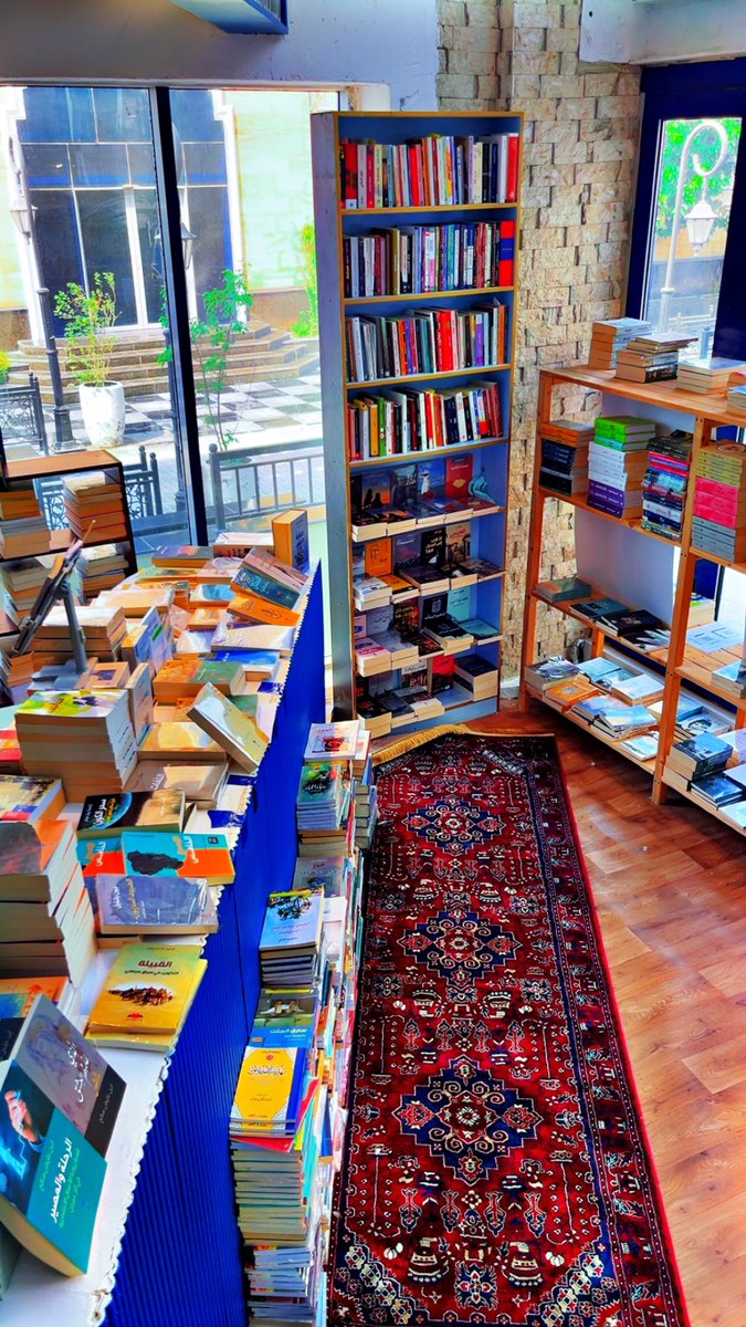 الصباح الجديد ليس فقط شمس تشرق …!
الصباحات الوجودية أن تدرك نفسك بمعرفة جهلك، فتحث النفس على المزيد من النور والإشراق.
الصباح أن ترى الشروق فيمن هو أسمى فتدركه وترى الغروب من هو أدنى فتستحثه.
صباكم أجمل من معارج الفكر في الخبر
مكتبة ودار … وأكثر