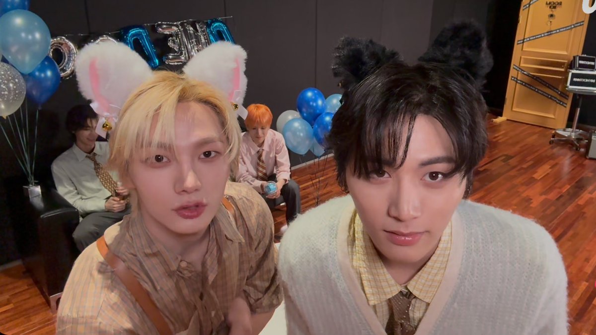 껌치즈네컷...ㅠㅜ 🐈‍⬛🐈