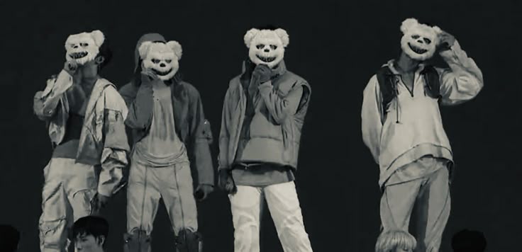 minwoncard's tweet photo. happy halloween everyone 👻 https://t.co/HMsgiOmZKd