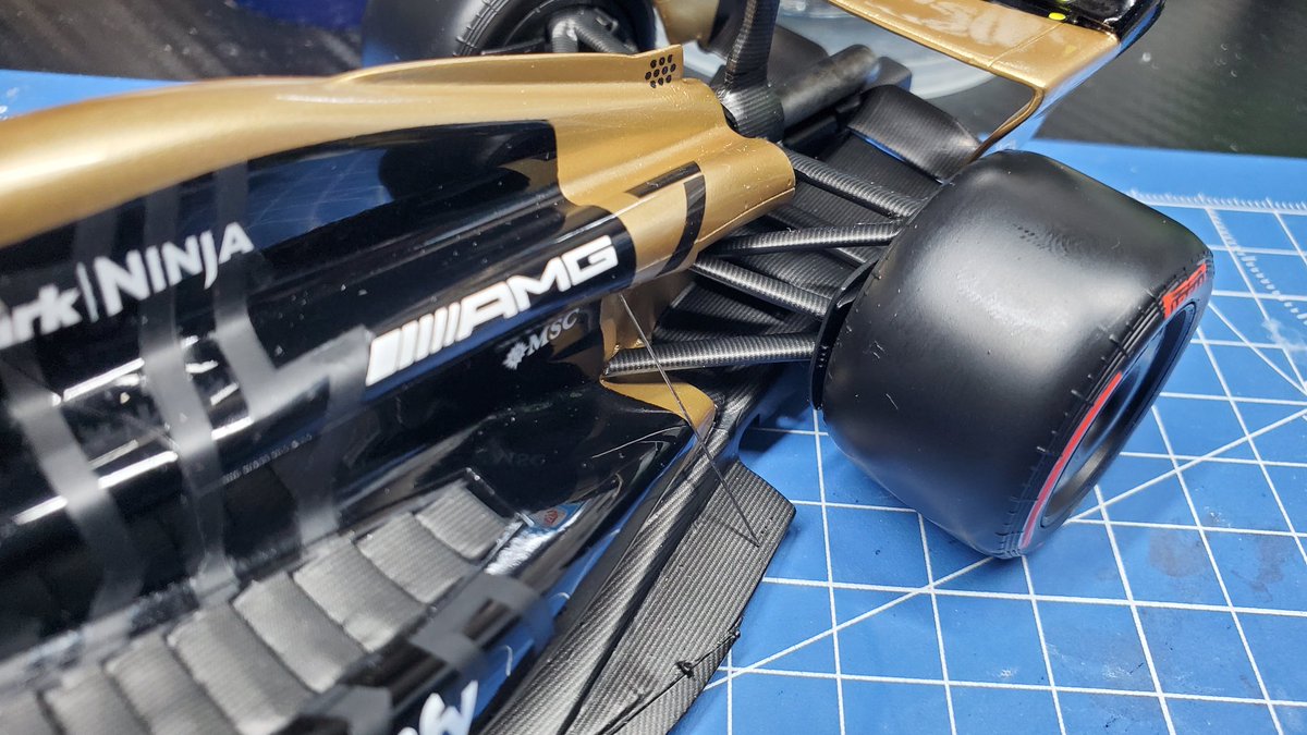 bm_kazuki's tweet photo. 【APXGP no.37】

最後の工程。

リアウイングにセンサーの学習シールをペタペタ。
ノーズの金具みたいなやつもペタリ。

最後に辻つま合わせで角度がちと高くなってしまいましたが、リアのステーを付けて…なんとか完成かな？

さて、撮影するぞー！📸

#F1TheMovie 
#apexgp
#ApexGP
#APXGP
#APXGP https://t.co/sYO2ljuym6