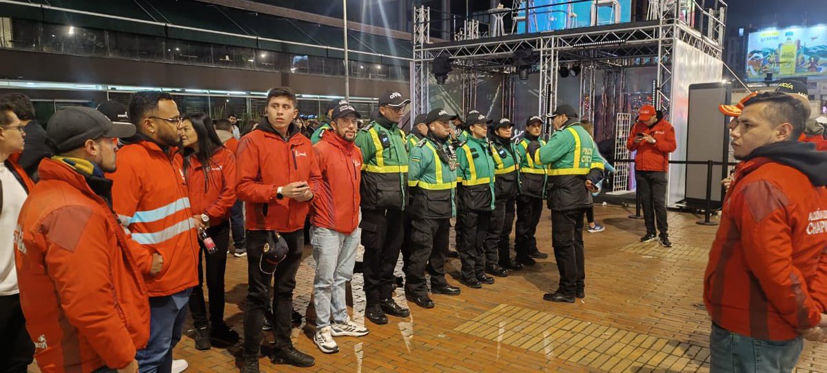 PCMMEBOGOFICIAL's tweet image. En #Chapinero acompañamos el #DíaDulce2025 🍬 brindando apoyo y orientación a la comunidad. Servir también es cuidar. 💚
#PCM #MEBOG #DiaDeLosNiños #Chapinero